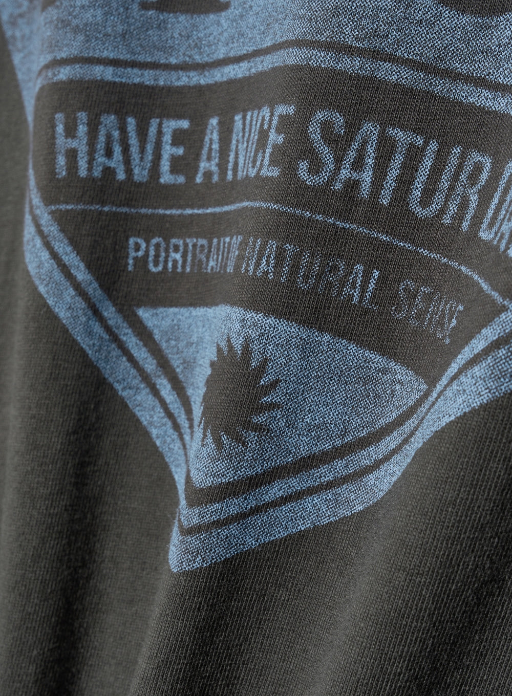 (W) Saturday Retro Mood Graphic T-shirts