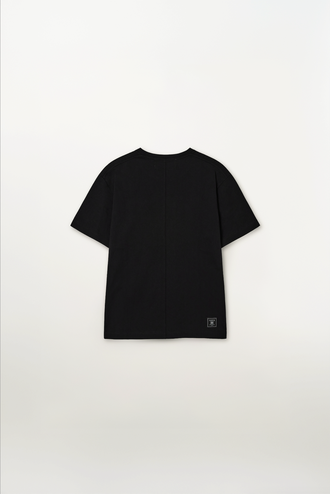 (U) Satur Font Small Logo T-shirt