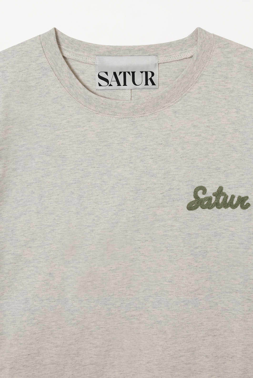(U) Satur Font Small Logo T-shirt