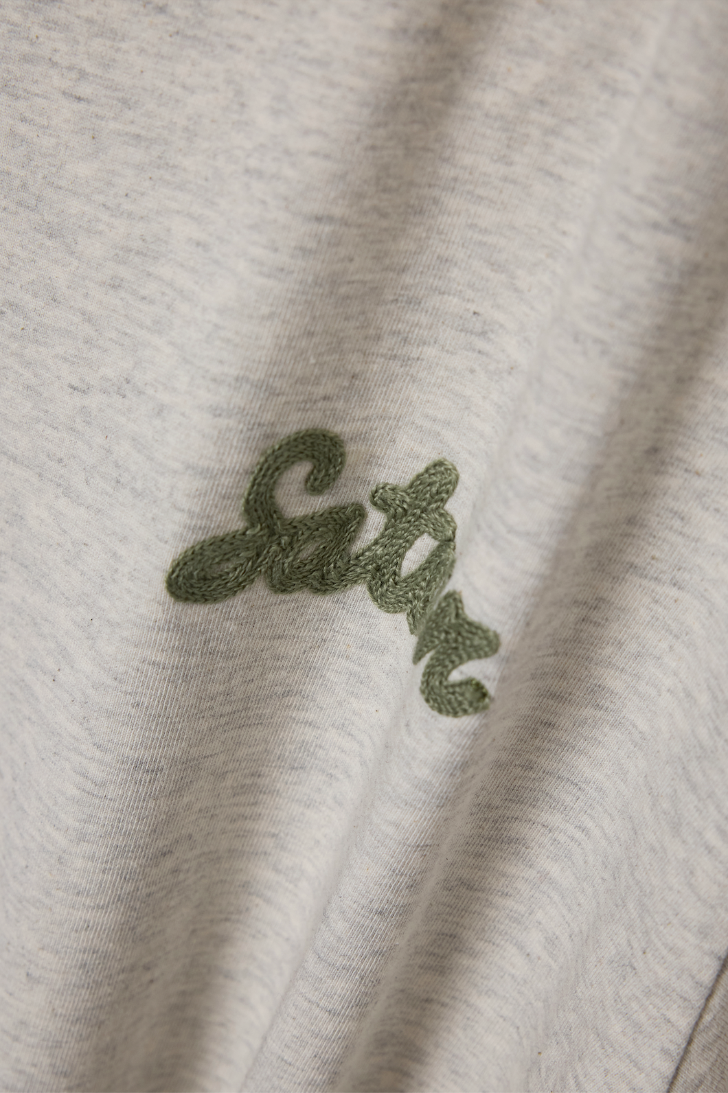 (U) Satur Font Small Logo T-shirt