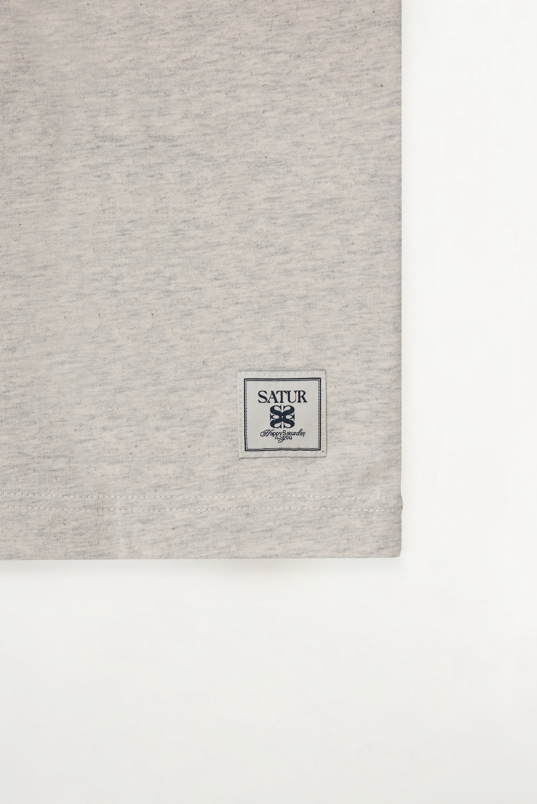 (U) Satur Font Small Logo T-shirt