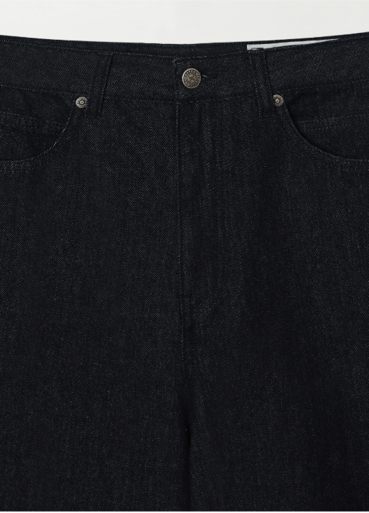 (U) Pleats Bermuda Indigo Denim Shorts
