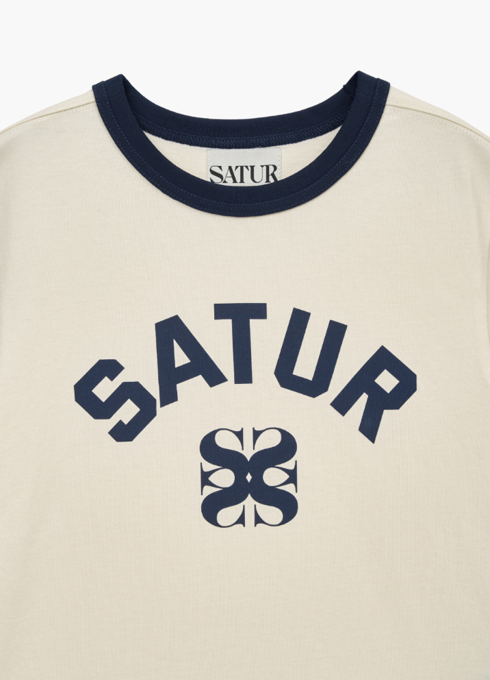 (W) Satur Arch Logo Graphic T-shirt