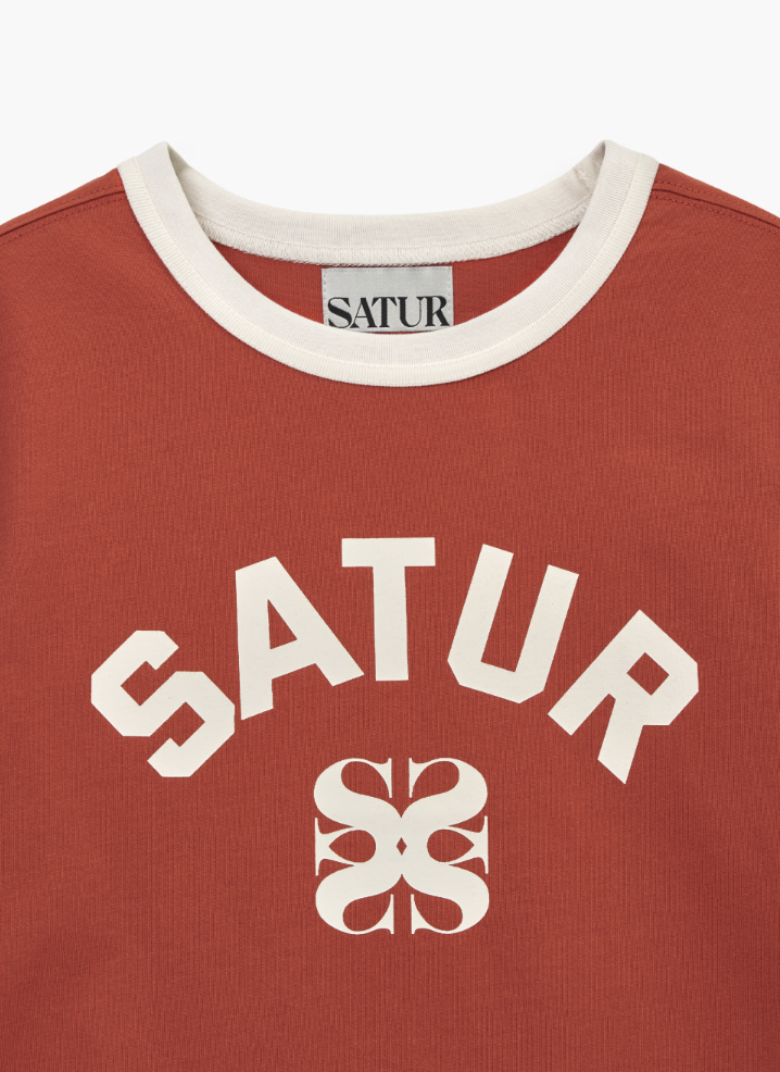 (W) Satur Arch Logo Graphic T-shirt