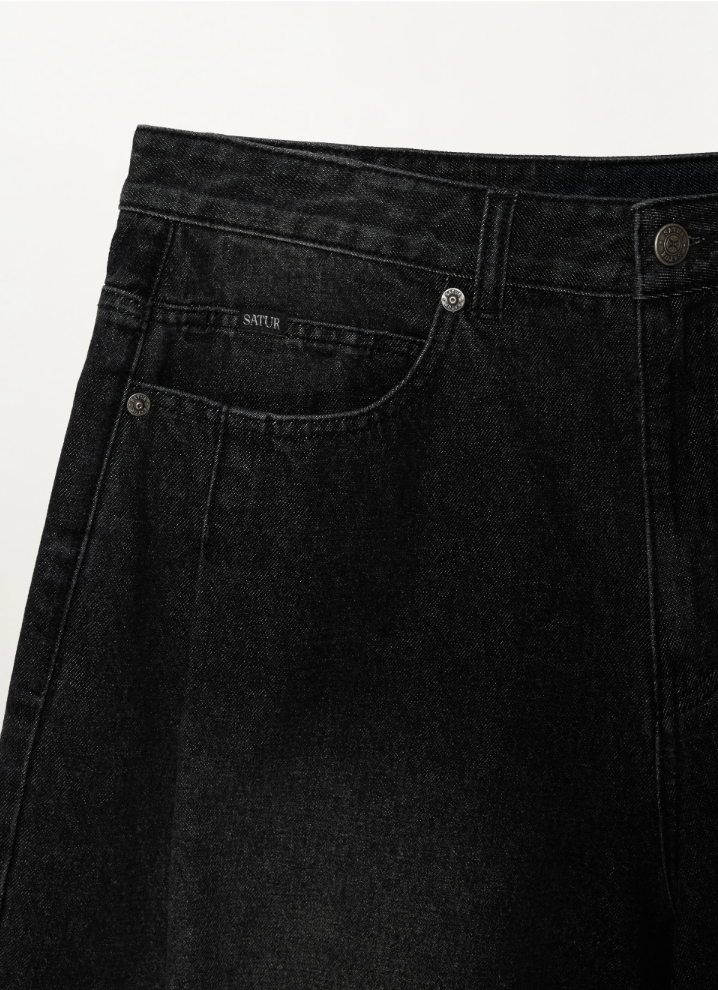 (U) Pleats Bermuda Washed Denim Shorts