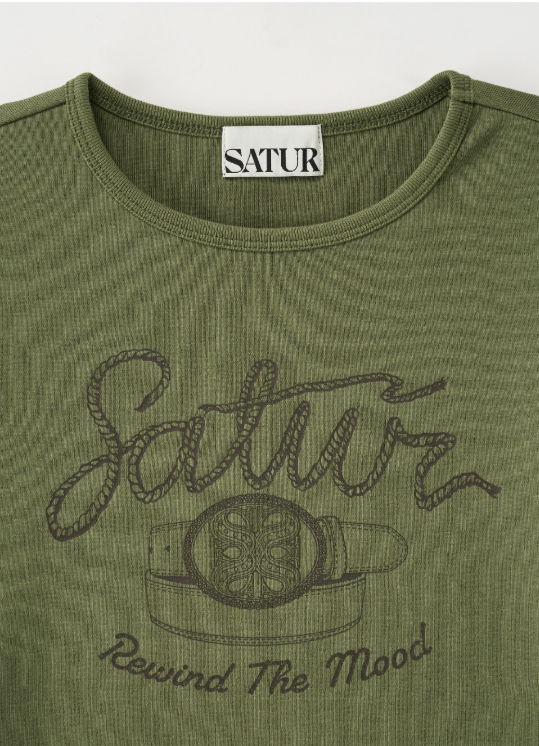 (W) Belt Graphic Slim Fit T-shirt
