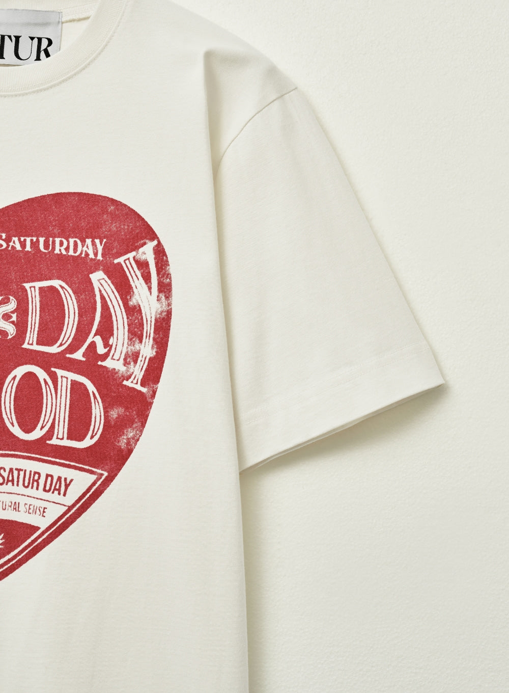 (W) Saturday Retro Mood Graphic T-shirts
