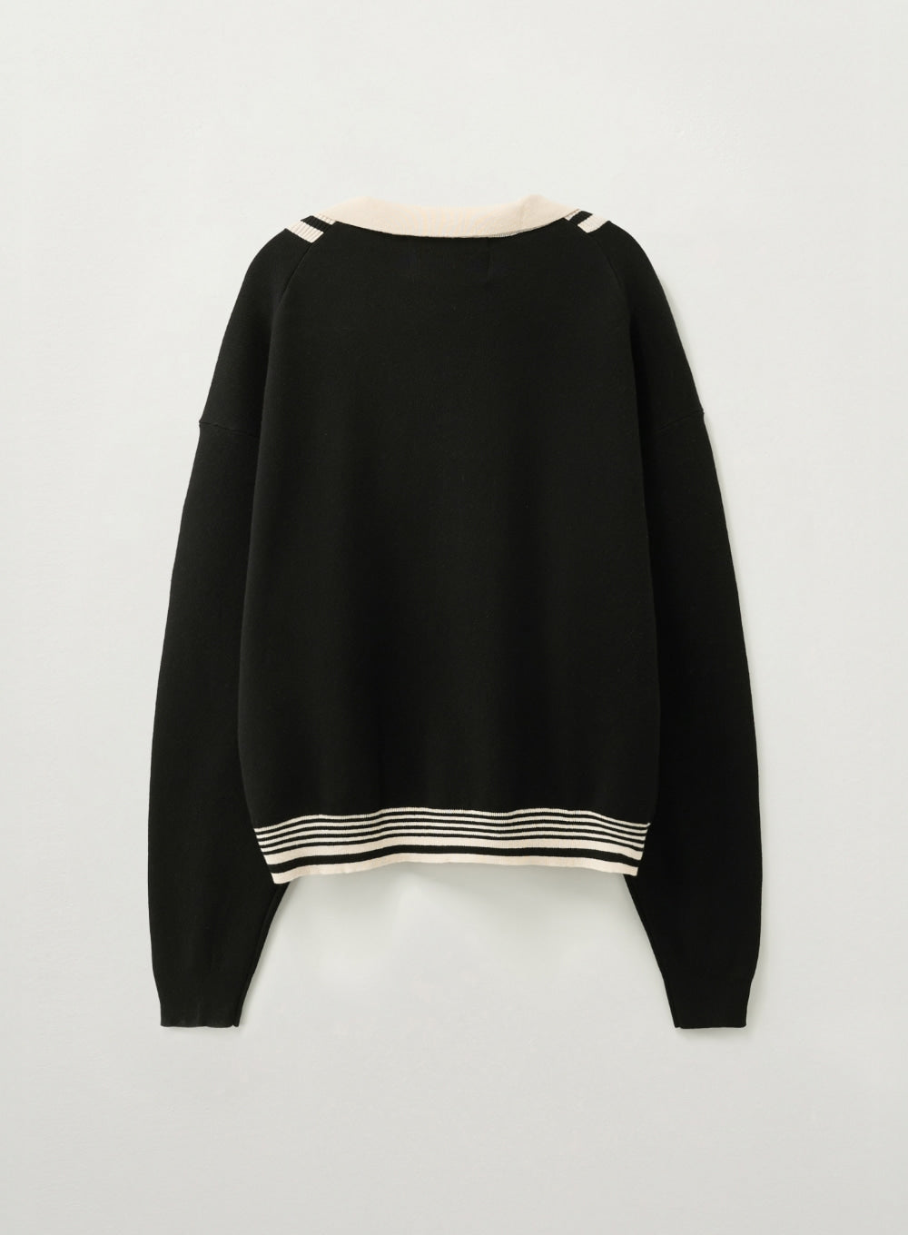 (U) Crest Logo Open Collar Knit