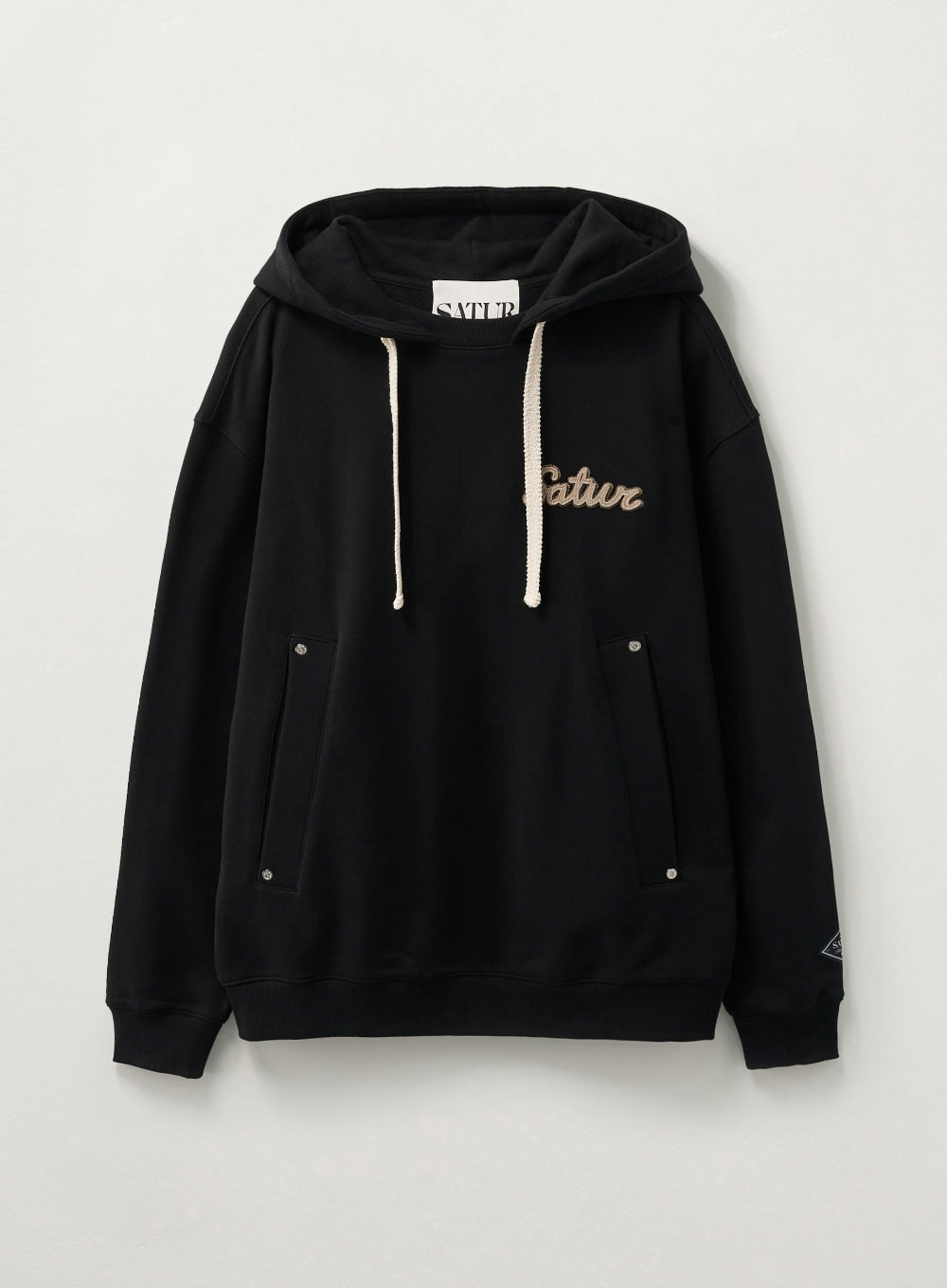 (U) Satur Applique Round Neck Hood T-shirt