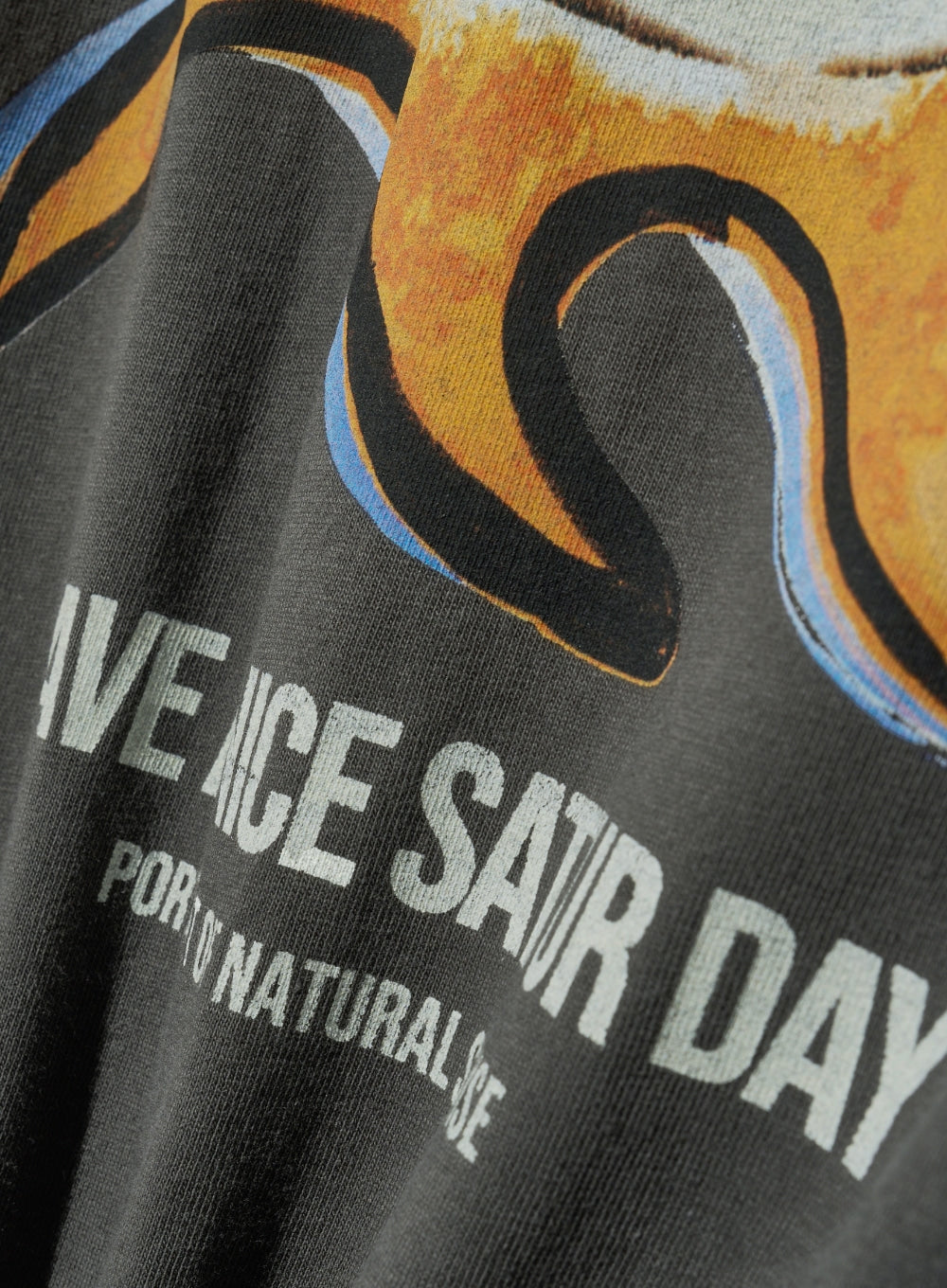 (W) Sun Retro Graphic T-shirts