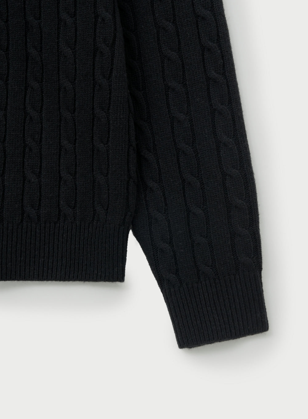 (U) Wool blend cable knit