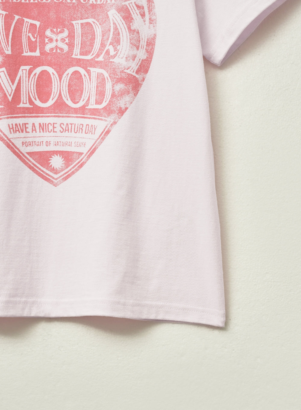 (W) Saturday Retro Mood Graphic T-shirts