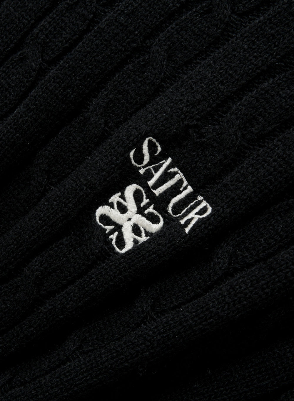 (U) Wool blend cable knit