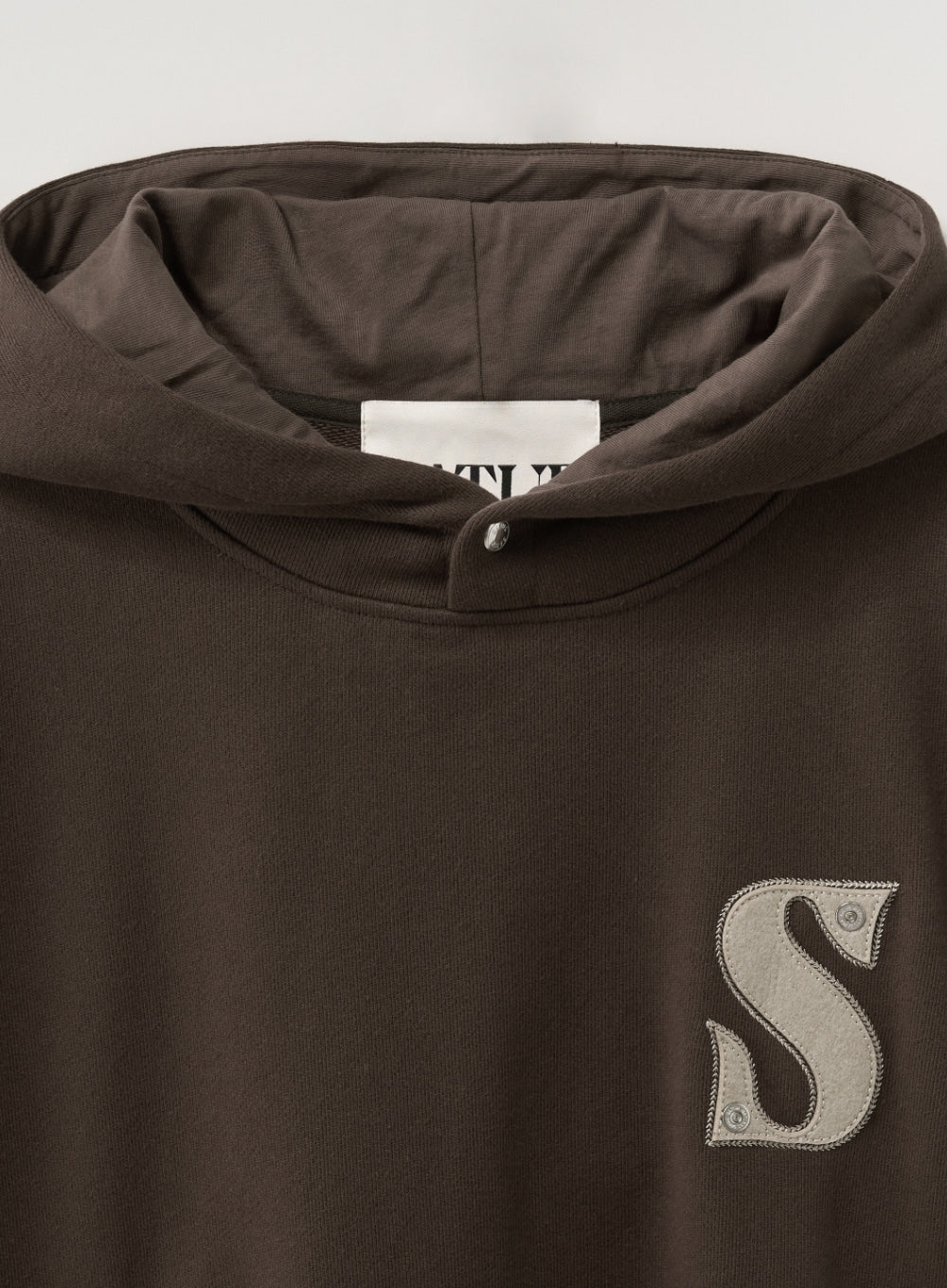 (U) Rivet Applique Pocket Logo Hoodie