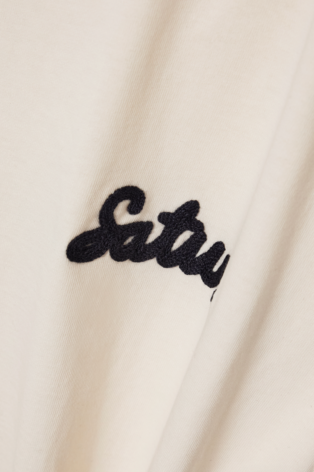 (U) Satur Font Small Logo T-shirt