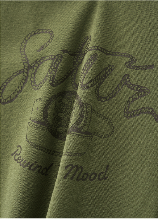 (W) Belt Graphic Slim Fit T-shirt