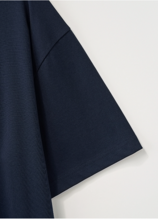 (U) Loren Classic Logo T-shirt