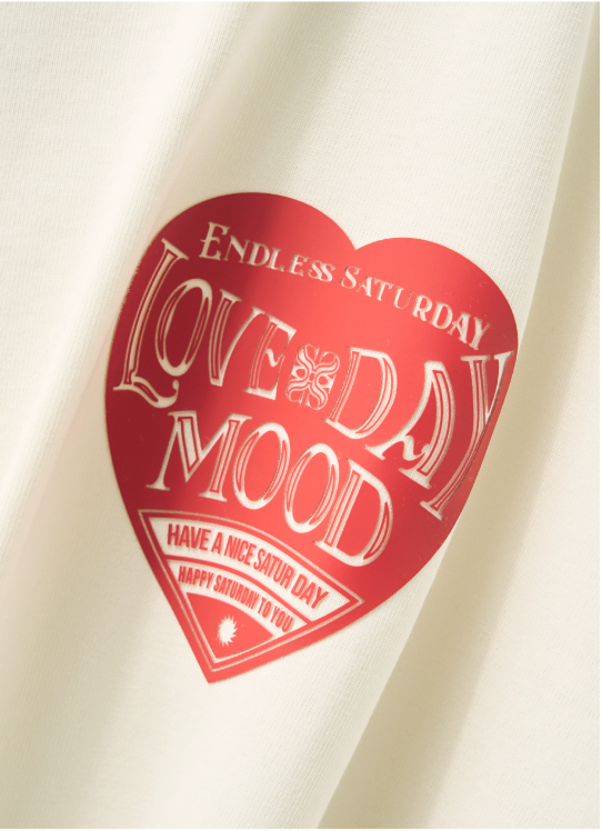 (U) Saturday Retro Mood Small Graphic T-shirt