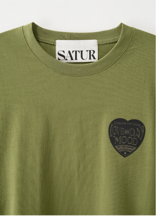 (U) Saturday Retro Mood Small Graphic T-shirt