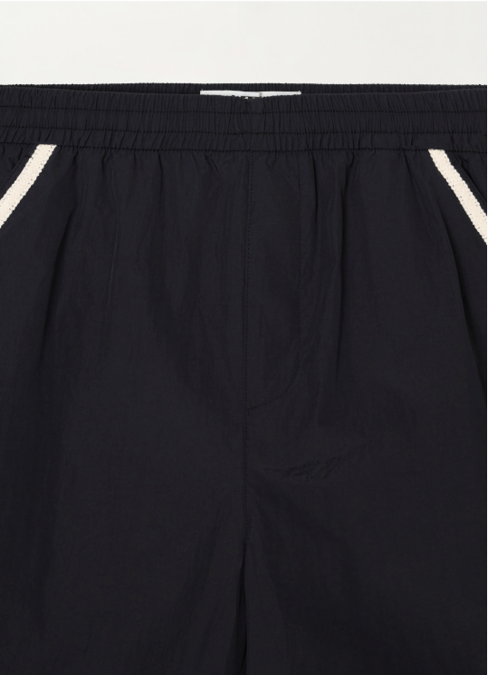 (M) Nylon Bermuda Pants