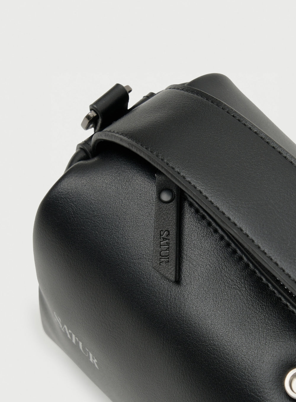 (U) Small Square Bag