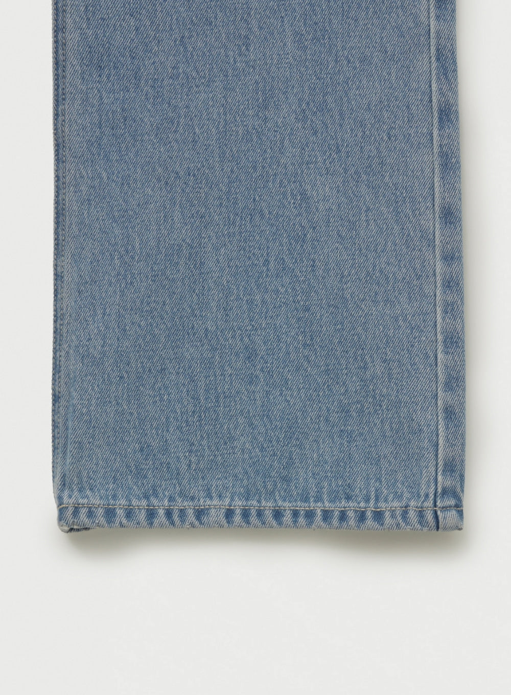 (M) Semi Loose Boots Cut Washed Denim Pants