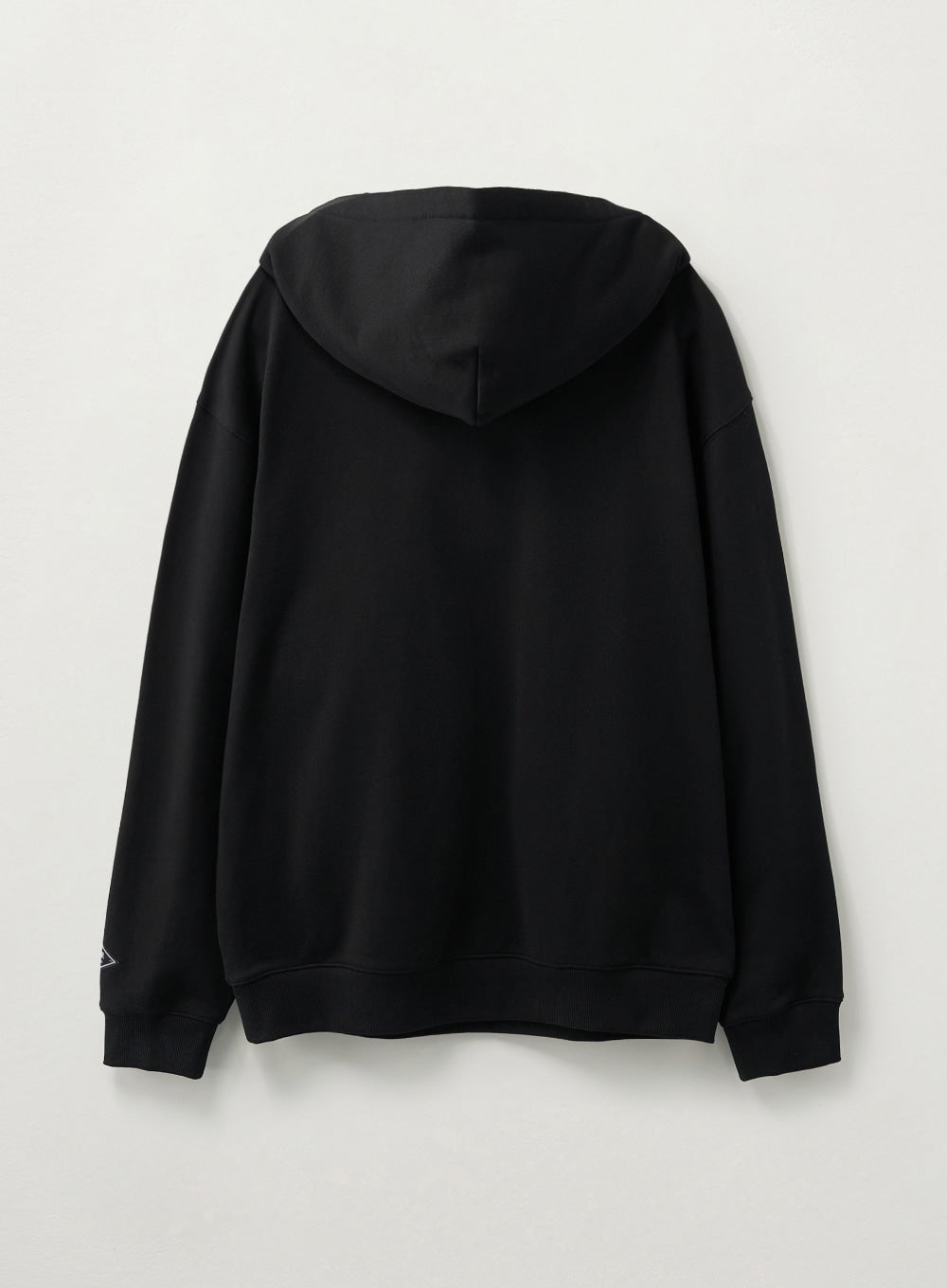 (U) Satur Applique Round Neck Hood T-shirt