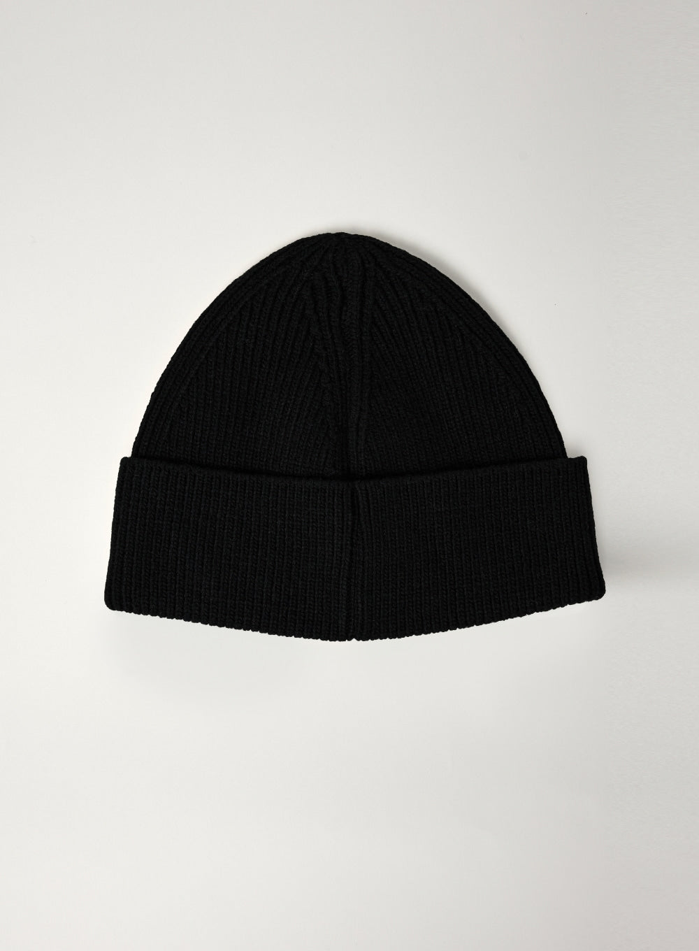 U) Satur Flowing Font Logo Beanie